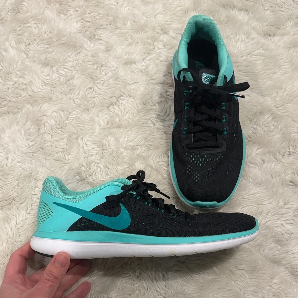 Nike Flex‎ 2016 RN running shoes in Black and Teal Woman’s Athletic Sneakers 7.5